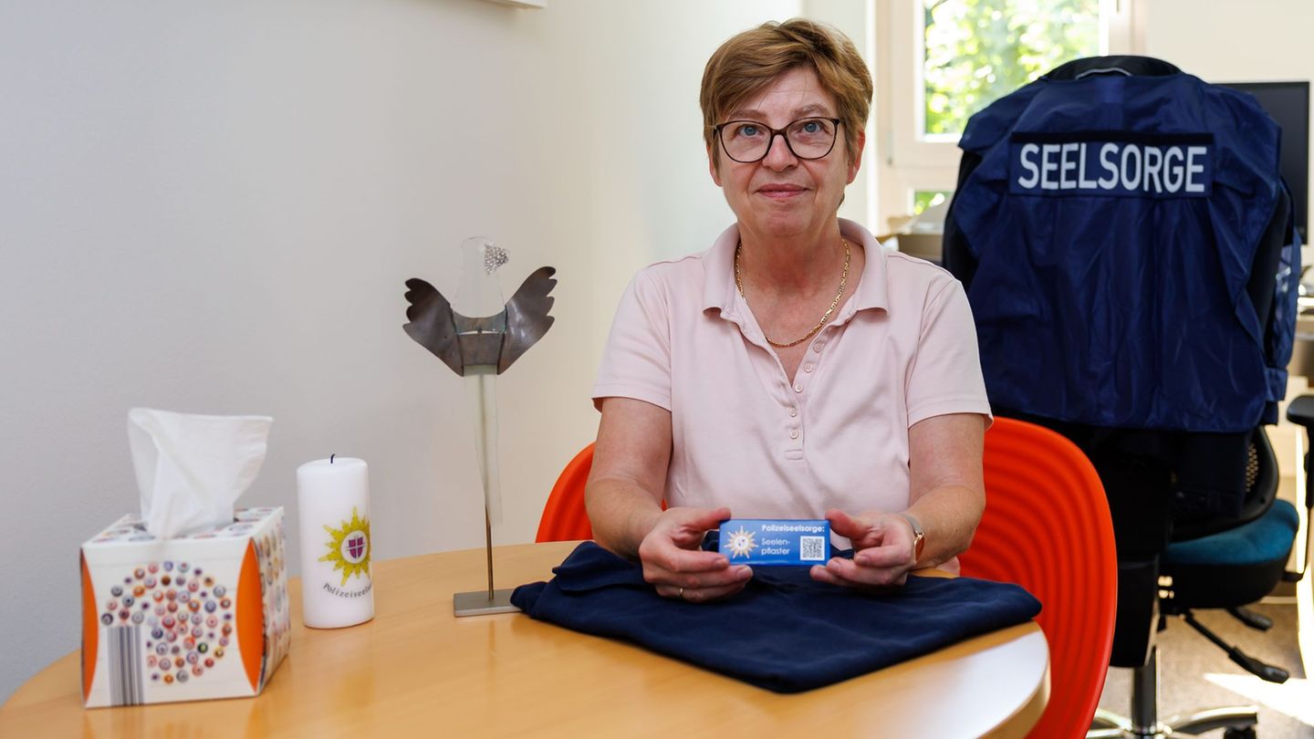 Die Pastorin ist seit über zehn Jahren Polizeiseelsorgerin. Foto: Jörg Halisch/dpa