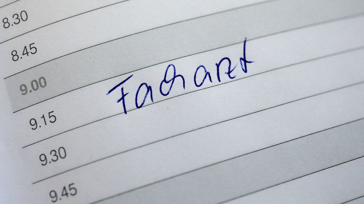 Die Terminservicestelle der Kassenärztlichen Vereinigung hilft dabei, einen Facharzttermin zu finden. (Symbolbild) Foto: Jens Wo
