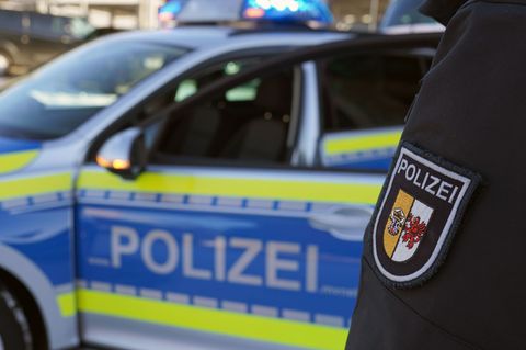 Die Polizisten konnten die Tatverdächtigen in der Nähe der Schule aufspüren. (Symbolbild) Foto: Marcus Brandt/dpa