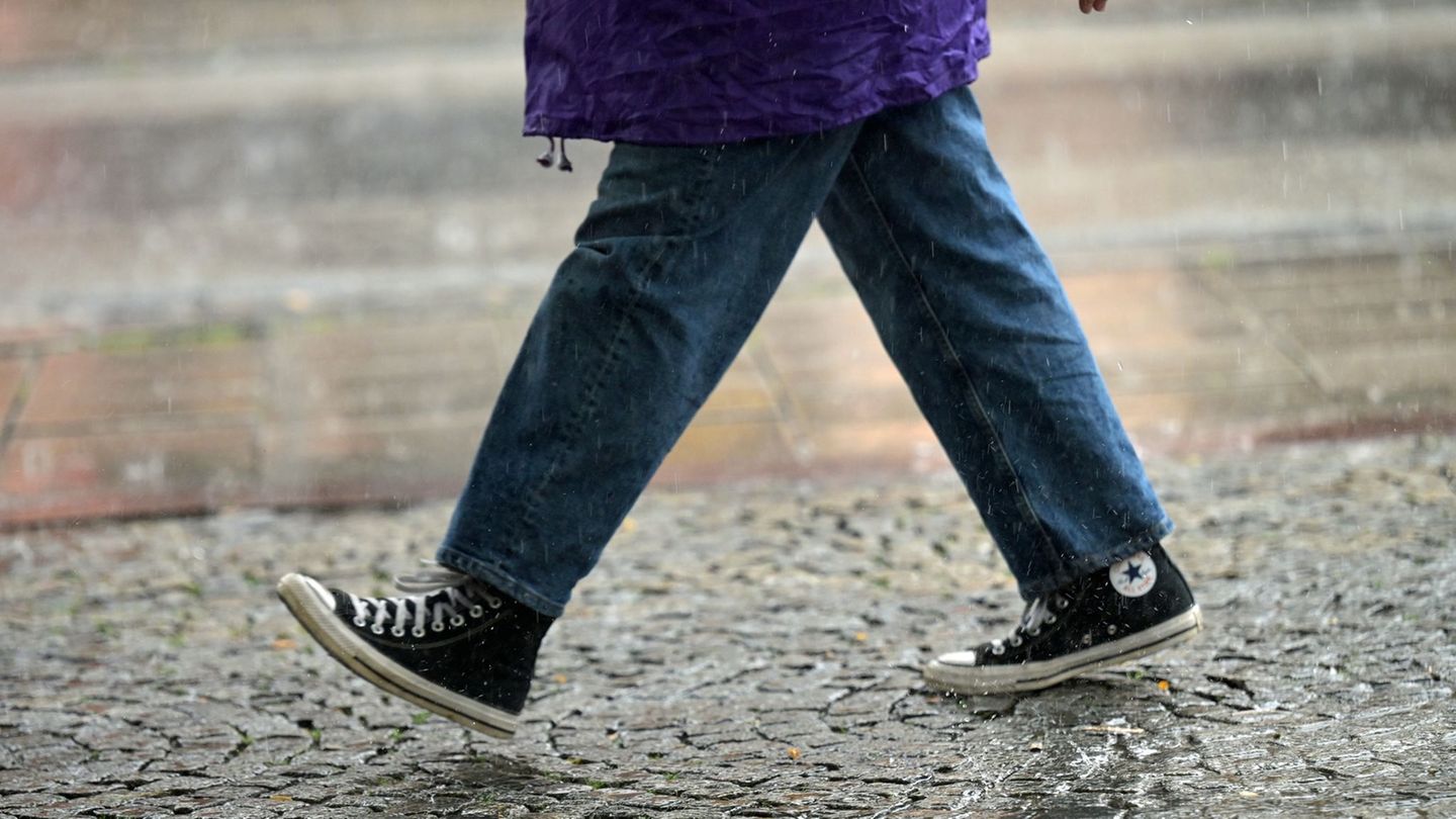 Der Deutsche Wetterdienst erwartet für die kommenden Tage immer wieder Schauer. (Symbolbild) Foto: Malin Wunderlich/dpa