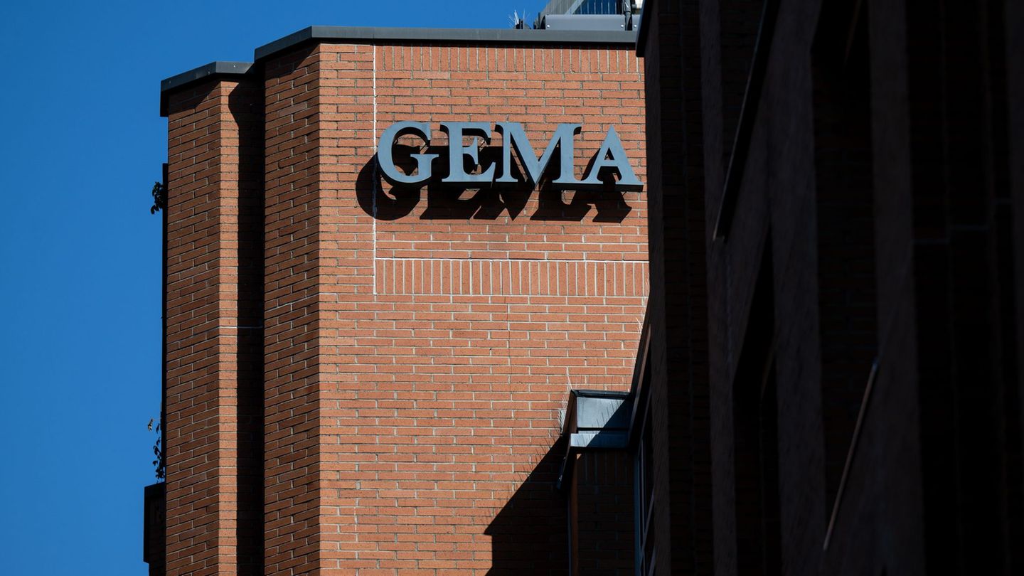 Die Gema-Befreiung entlastet das Ehrenamt nach Einschätzung von Minister Pentz spürbar. (Archivbild) Foto: Sven Hoppe/dpa