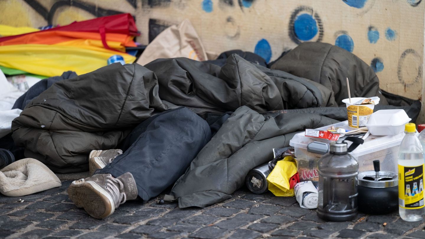 Mehr als ein Viertel der Wohnungslosen in Sachsen ist minderjährig. (Symbolbild) Foto: Marijan Murat/dpa