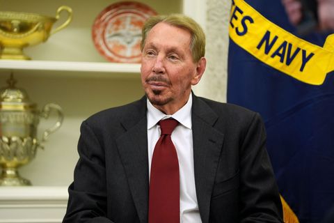 Larry Ellison gründete in den 70er Jahren die Software-Firma Oracle mit. (Archivbild) Foto: Evan Vucci/AP/dpa