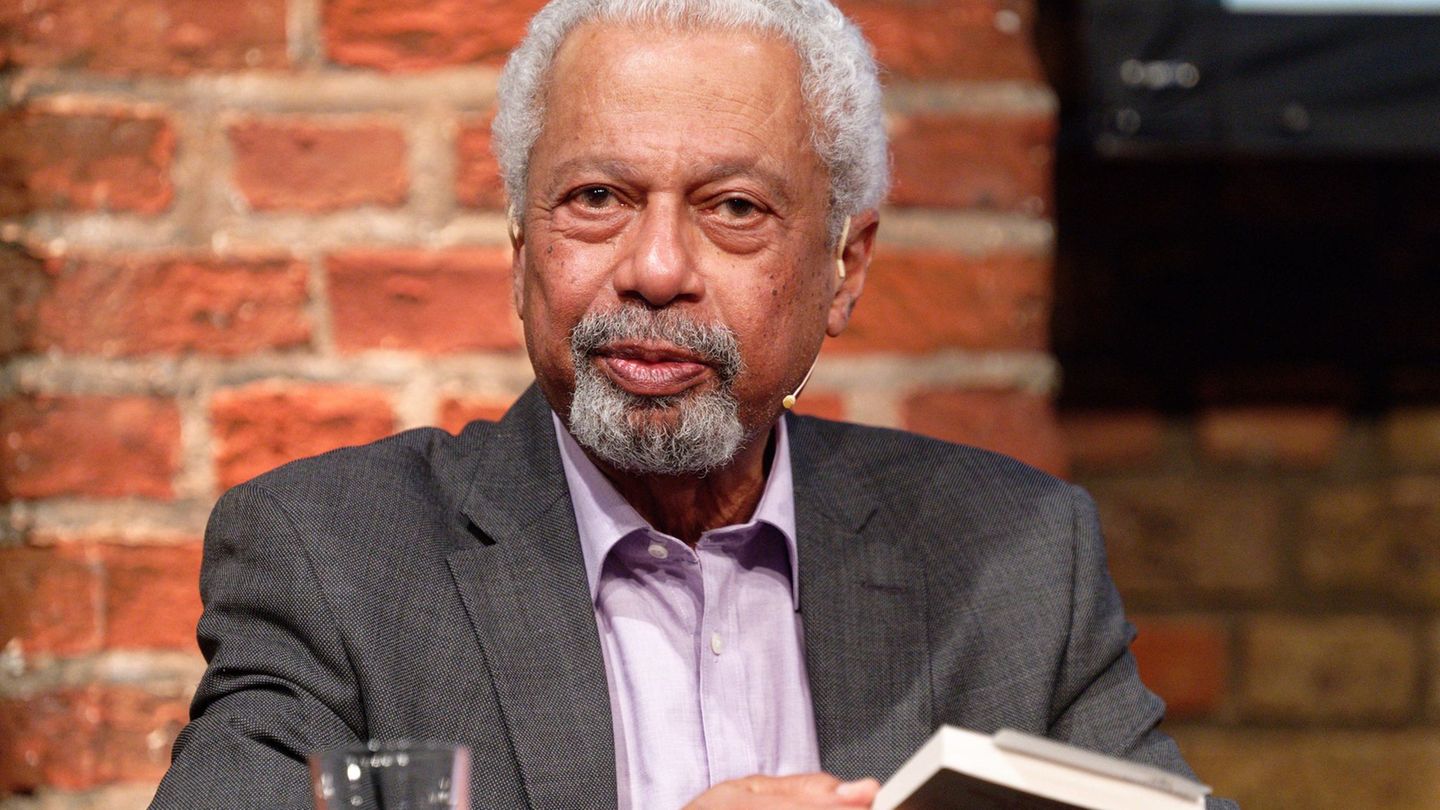 Literaturnobelpreisträger Abdulrazak Gurnah liest aus seinem neuen Buch in Potsdam (Archivbild). Foto: Henning Kaiser/dpa