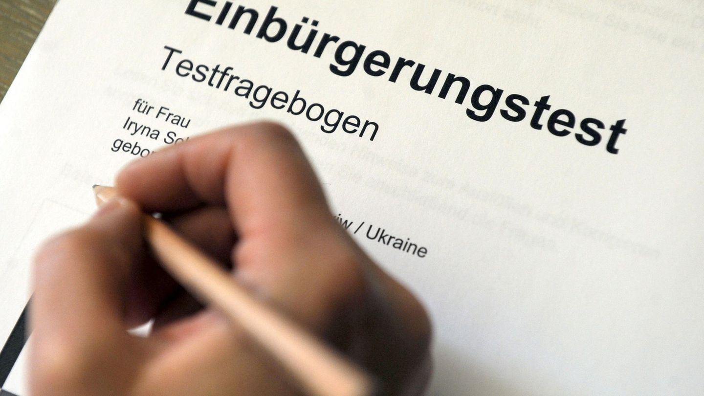 Erfolgreich absolvierte Sprachtests werden nicht nur für die Einbürgerung verlangt, sondern in vielen Fällen auch für den Famili