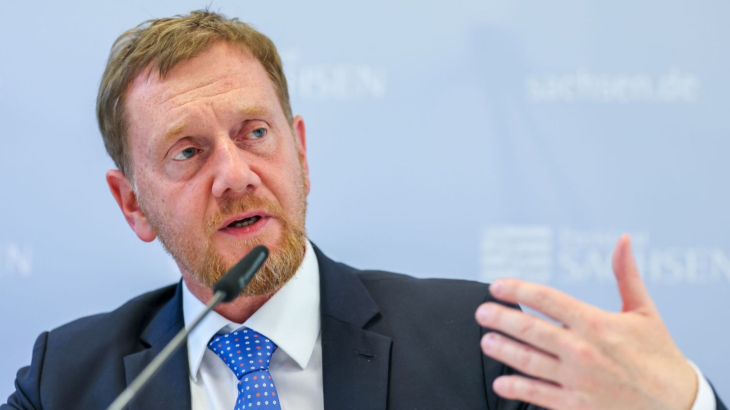 Ein 59-Jähriger hatte dem Regierungschef via Facebook Gewalt angedroht - das hatte Konsequenzen. Foto: Jan Woitas/dpa