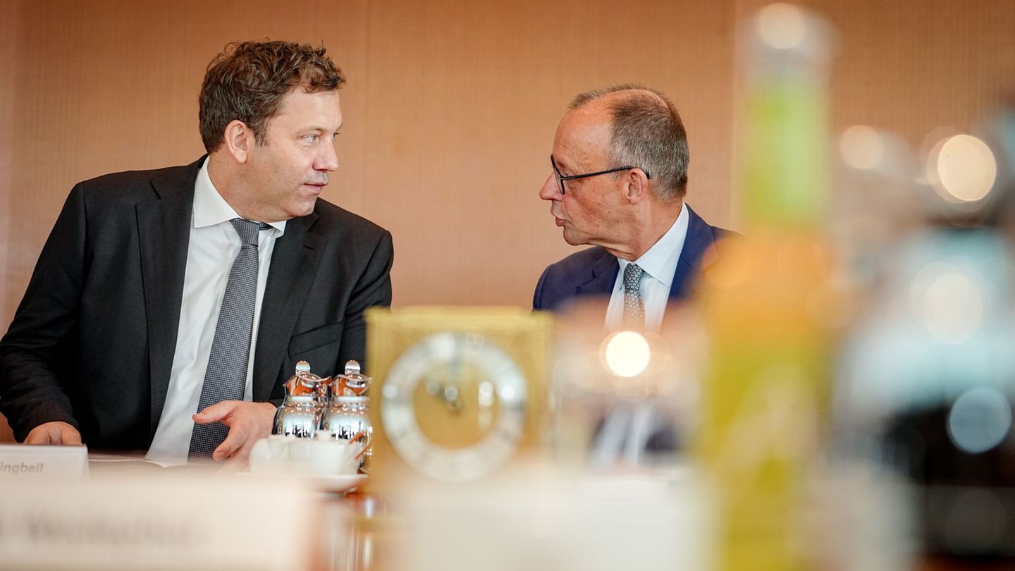 Das Kabinett hat Gesetze von Vizekanzler Klingbeil beschlossen. Foto: Kay Nietfeld/dpa