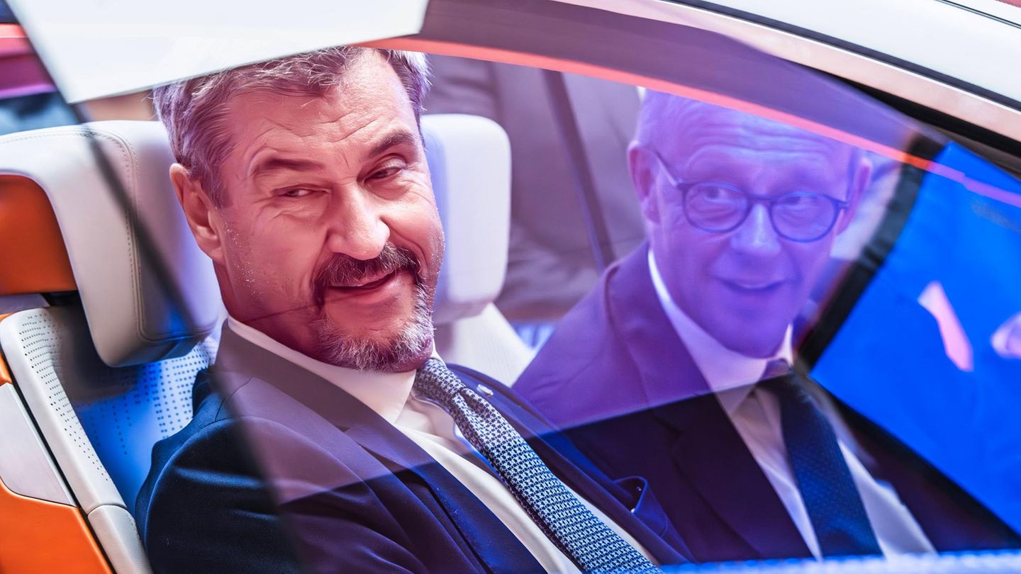 Markus Söder mit Friedrich Merz auf der IAA