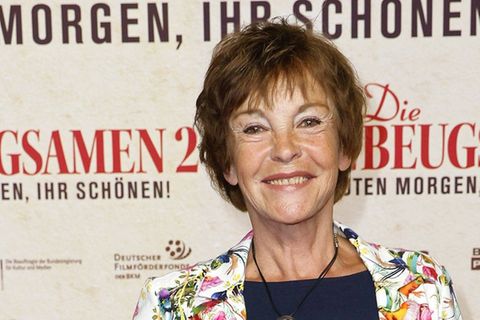 Katrin Sass erhält am 12. September die Ehren-Henne. Die Preisverleihung wird erstmals live im Ersten übertragen.