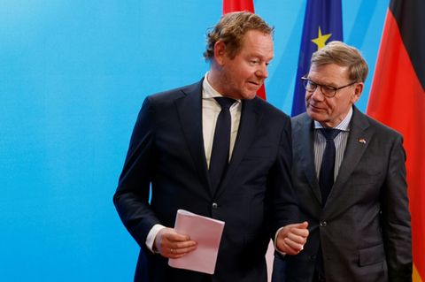 Wadephul (r) und van Weel in Berlin