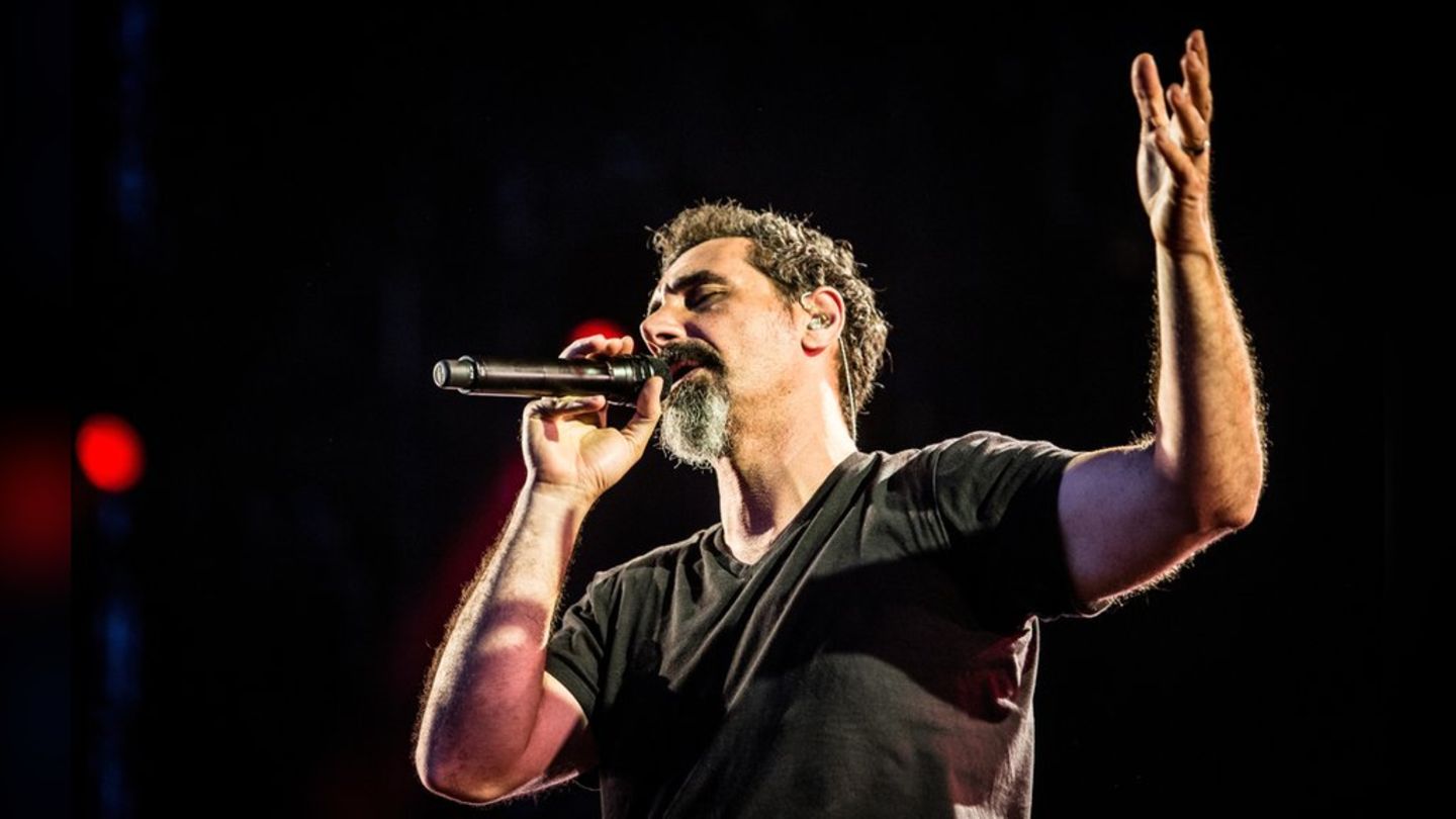 Nach Konzerten in Amerika steht Serj Tankian 2026 mit System of a Down unter anderem in Deutschland auf der Bühne.