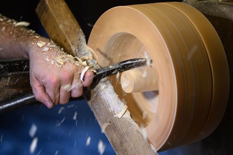 Es dauert immer länger, bis Betriebe im Handwerk offene Stellen besetzen können. Foto: Hendrik Schmidt/dpa