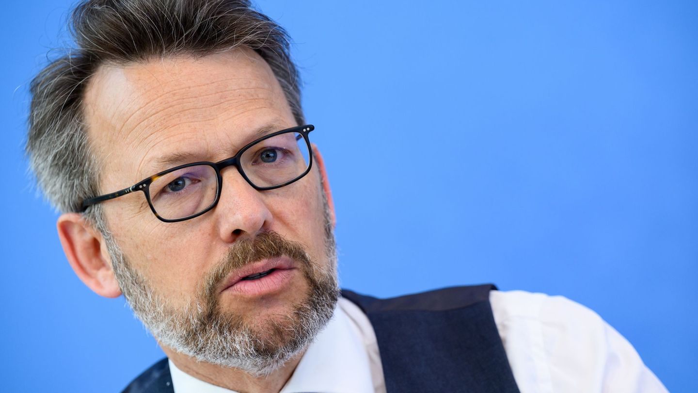 Sieht noch viele offene Fragen bis zur Entscheidung über den Olympia-Bewerber: DOSB-Vorstandschef Otto Fricke. Foto: Bernd von J
