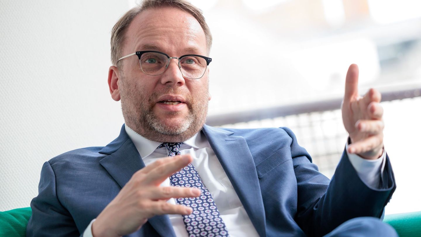Nach eigenen Worten macht Wissenschaftsminister es auch Timon Gremmels (SPD) "keinen Spaß, mit weniger Geld auskommen zu müssen"