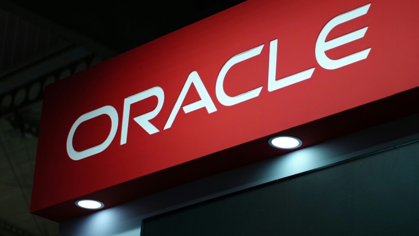 Oracle shares soared on Wall Street on projections of massive revenue growth