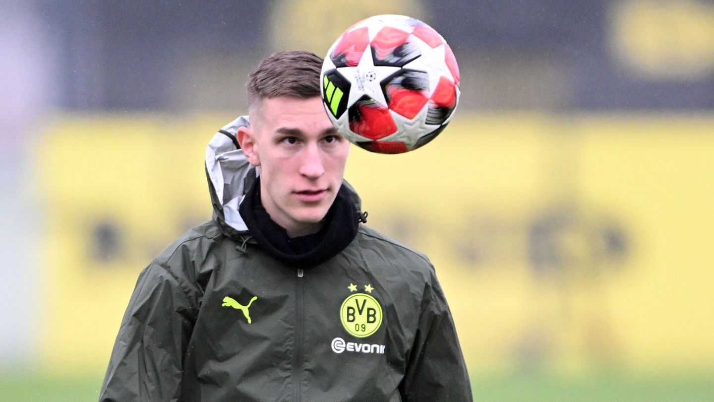 Nico Schlotterbeck ist nach mehrmonatiger Verletzungspause ins BVB-Training zurückgekehrt. (Archivbild) Foto: Federico Gambarini