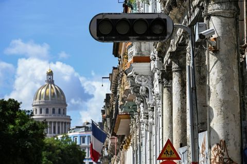 Ausgefallene Ampel in Havanna