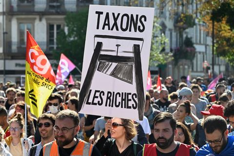 Landesweit fanden heute in Frankreich Kundgebungen und Protestaktionen statt. Foto: Pascal Bastien/AP/dpa