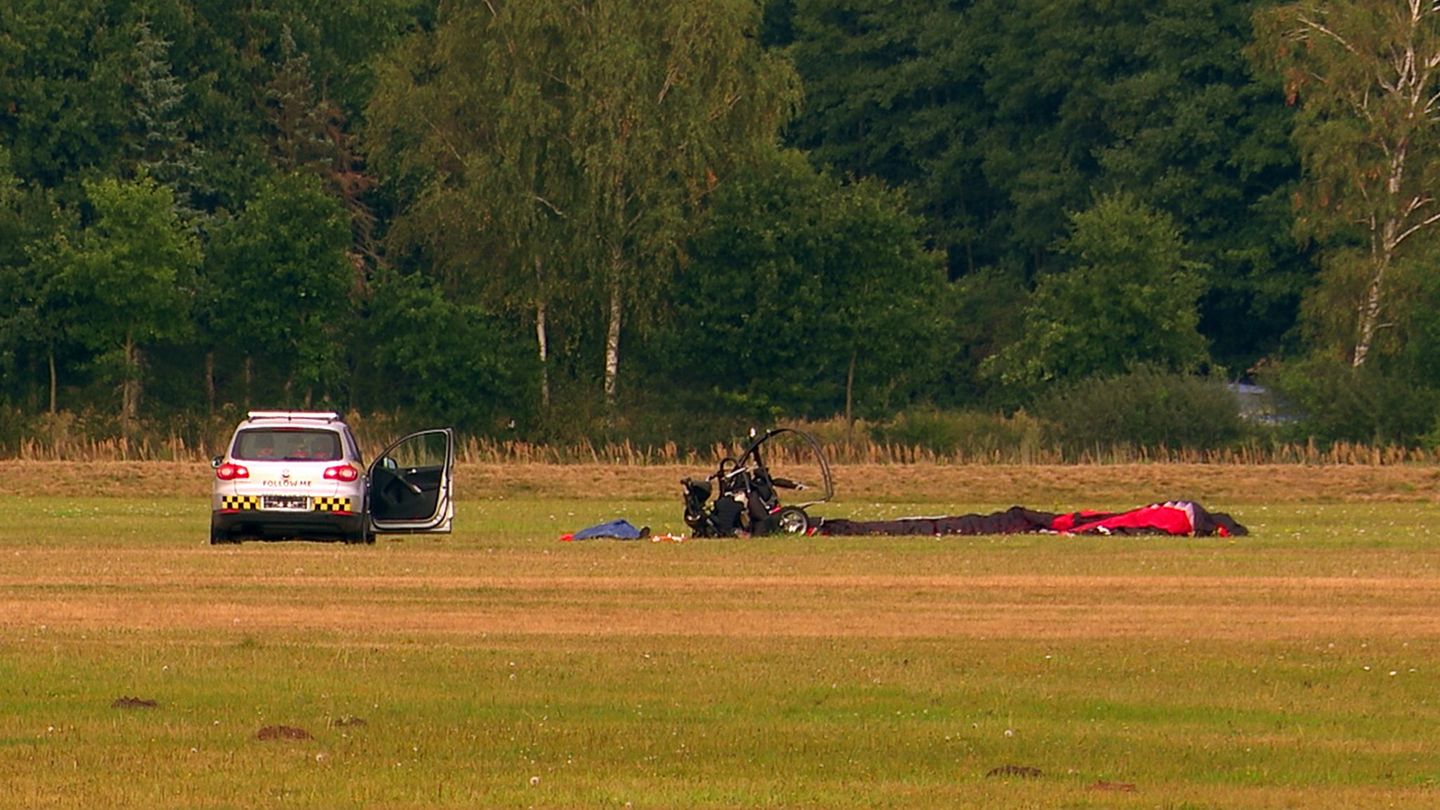 Der Pilot verstarb noch an der Unfallstelle. Foto: René Schröder/News5/dpa