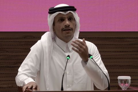 Katars Ministerpräsident Al Thani hat Israels Angriff in Doha verurteilt. (Archivbild) Foto: Uncredited/AP/dpa
