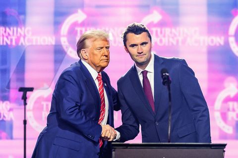Trump (links) und Kirk in Phoenix