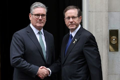 Starmer (links) empfängt Herzog in Downing Street