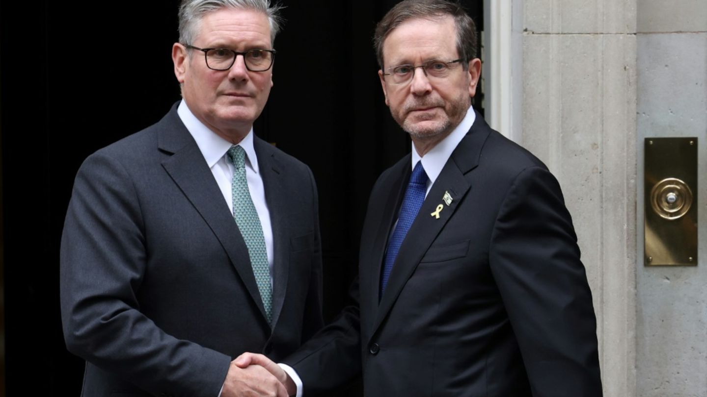 Starmer (links) empfängt Herzog in Downing Street