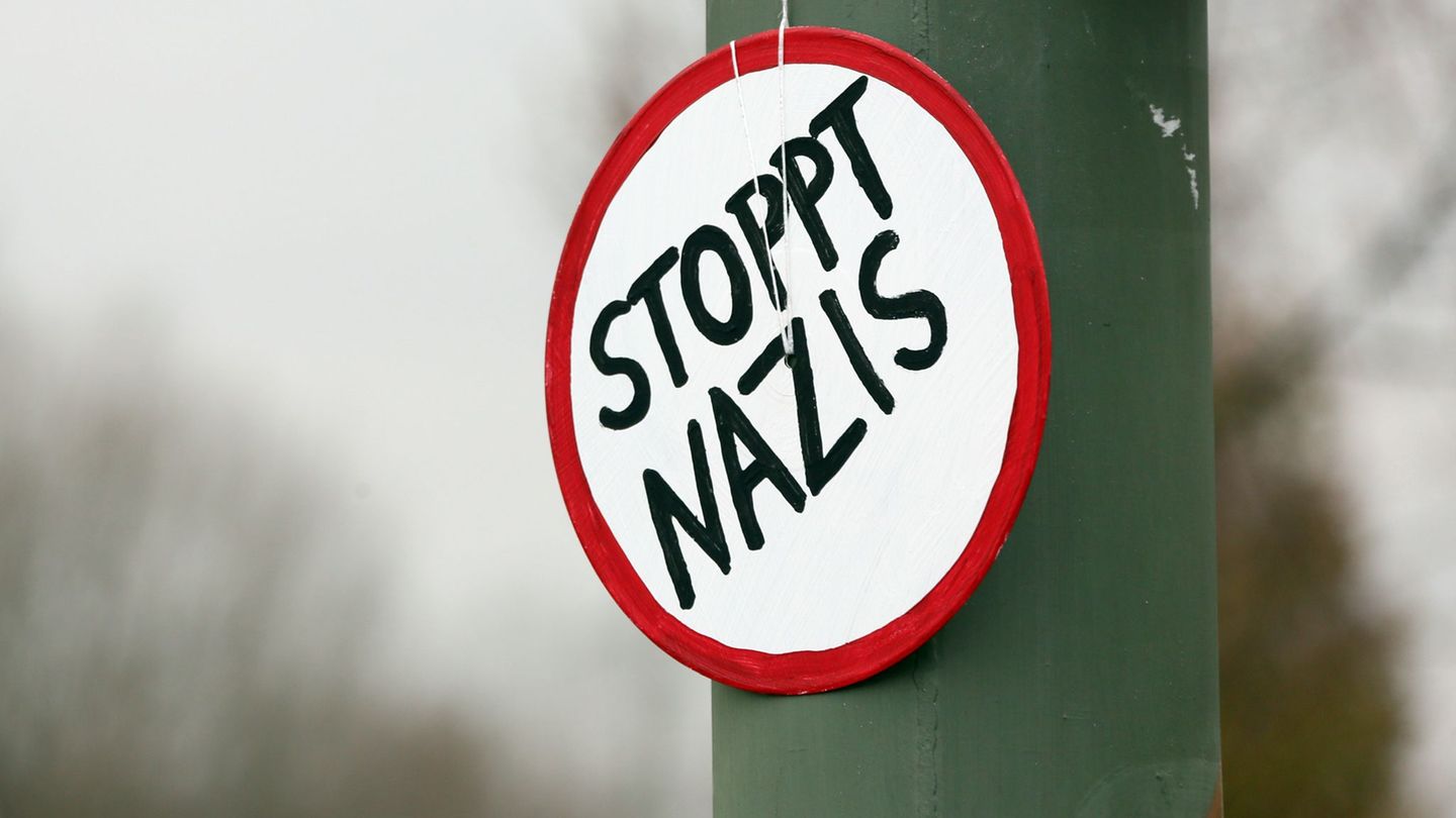 Der Hamburger Verein "Laut gegen Nazis" will den Druck auf einen rechtsextremen Onlineshop erhöhen. Foto: Stephanie Pilick/dpa