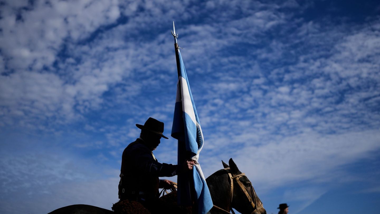 Die Gauchos sind berittene Viehhüter. (Symbolbild) Foto: Natacha Pisarenko/AP/dpa