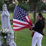 Nach Charlie Kirks Tod beten Anhänger und Trauernde für den Verstorbenen