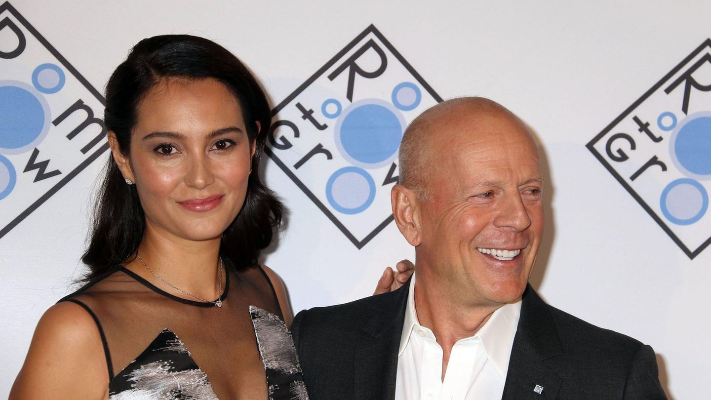 Bruce Willis: Ms. Emma prepares daughters for his death