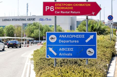 Auch der Flughafen Larnaka ist vom Streik betroffen. (Archivbild) Foto: Christoph Reichwein/dpa