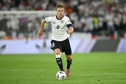 DFB-Kapitän Joshua Kimmich will Fußball-Talente in seiner Heimat, dem Schwarzwald, fördern. Foto: Marius Becker/dpa