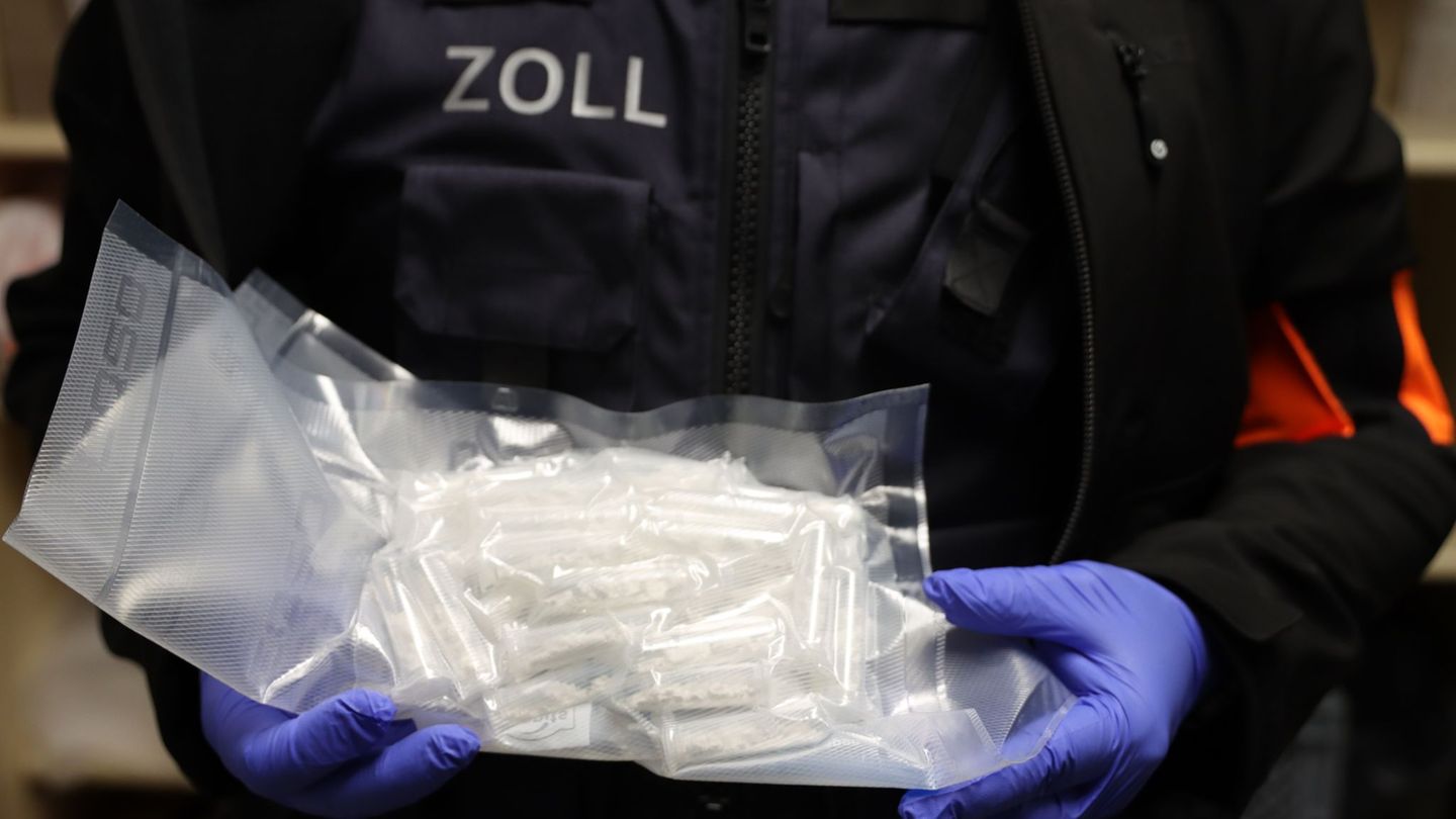 Die Ermittler stellten Kokain sicher. Foto: -/ZFA Frankfurt am Main/dpa