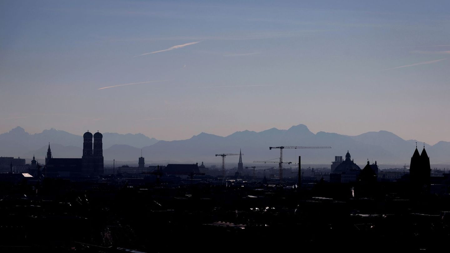 Die bayerische Landeshauptstadt hat ihren Spitzenplatz im Bitkom-Ranking verteidigt. (Archivbild) Foto: Karl-Josef Hildenbrand/d