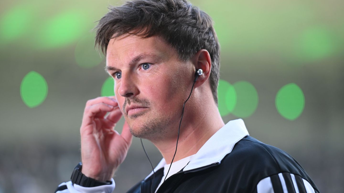 Trainer Merlin Polzin und der HSV spielen am Samstag gegen Bayern München. Foto: Fabian Strauch/dpa