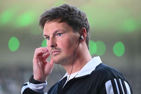 Trainer Merlin Polzin und der HSV spielen am Samstag gegen Bayern München. Foto: Fabian Strauch/dpa