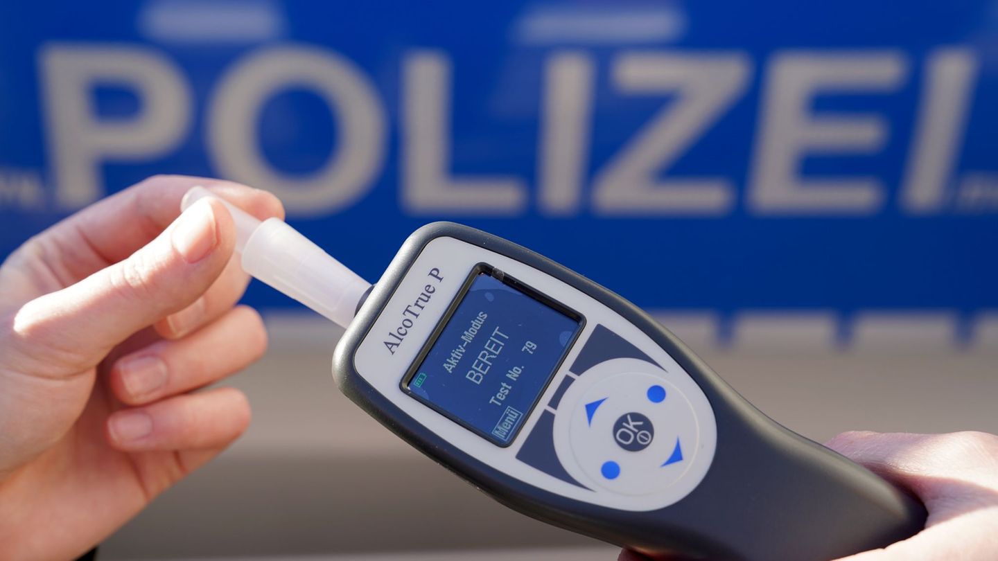 Eine Autofahrerin ist mit 3,5 Promille erwischt worden. (Symbolbild) Foto: Marcus Brandt/dpa