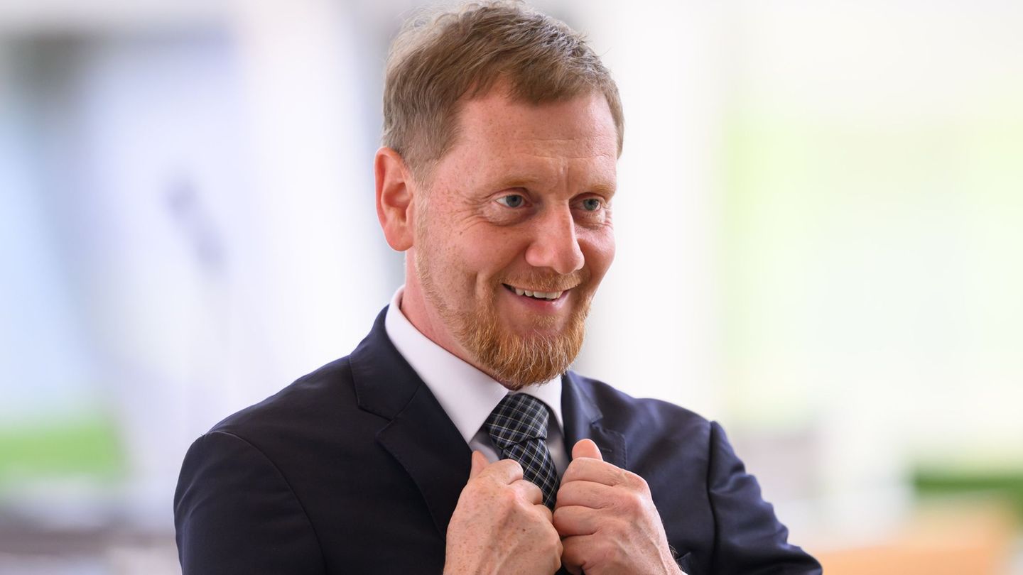Ministerpräsident Michael Kretschmer (CDU) äußerte sich bei einer Regierungsbefragung im Landtag. (Archivbild) Foto: Robert Mich