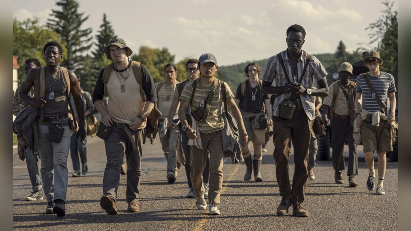 In Richtung einer ungewissen Zukunft: Die teilnehmenden Jugendlichen von "The Long Walk".