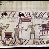 mittelalterliche Stickerei, Männer bereiten Fleischstücke und Geflügel zu, um es auf Spießen zu grillen