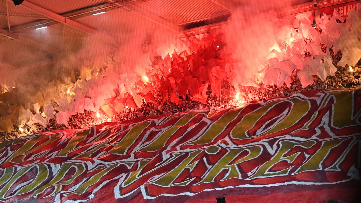 Die UEFA hat den FSV Mainz 05 mit einer Geldstrafe belegt. (Archivbild) Foto: Torsten Silz/dpa