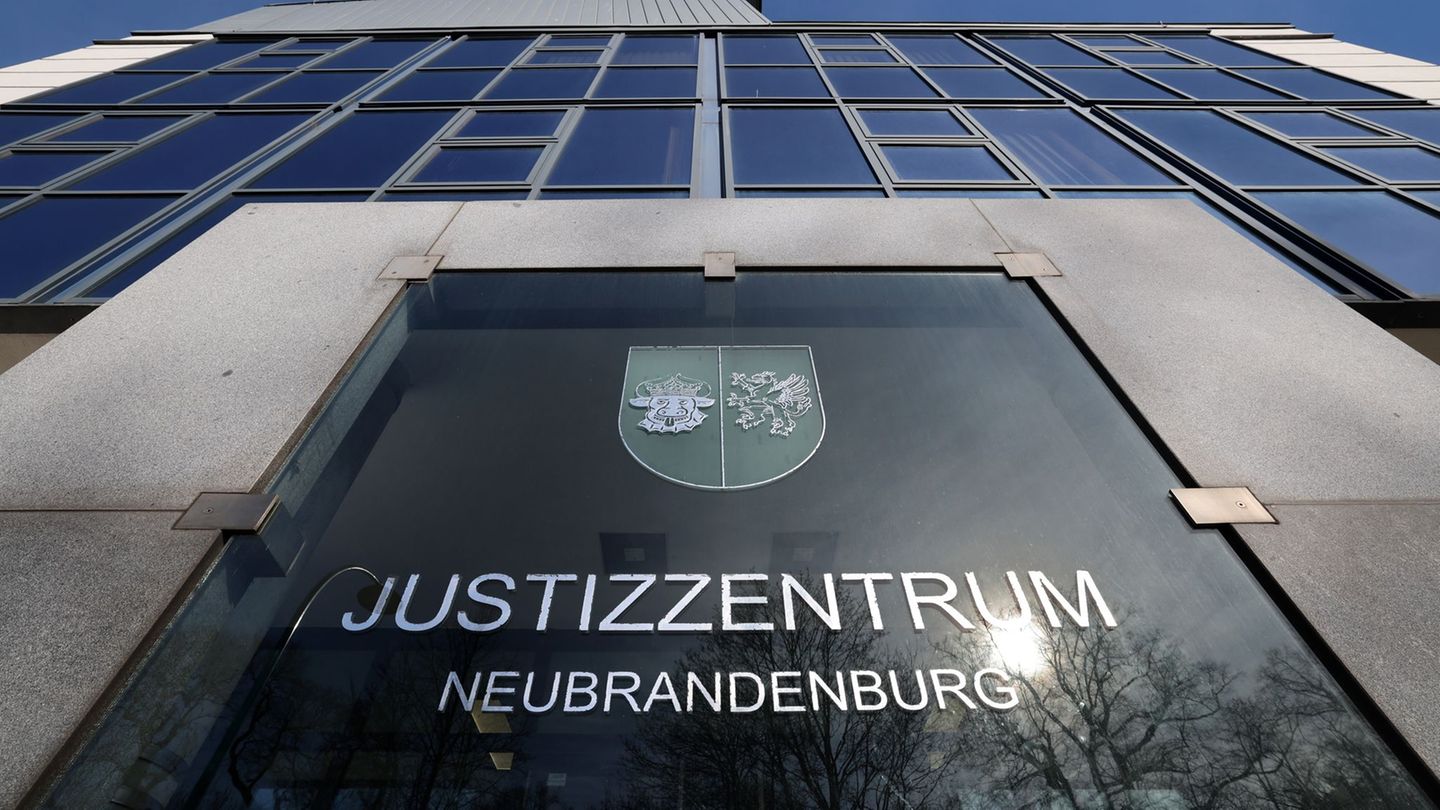 Ein Prozess wegen Drogenschmuggels endete am Landgericht mit einer mehrjährigen Haftstrafe für einen 43-Jährigen. (Archivbild) F