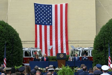 Trump bei Gedenkfeier im Pentagon