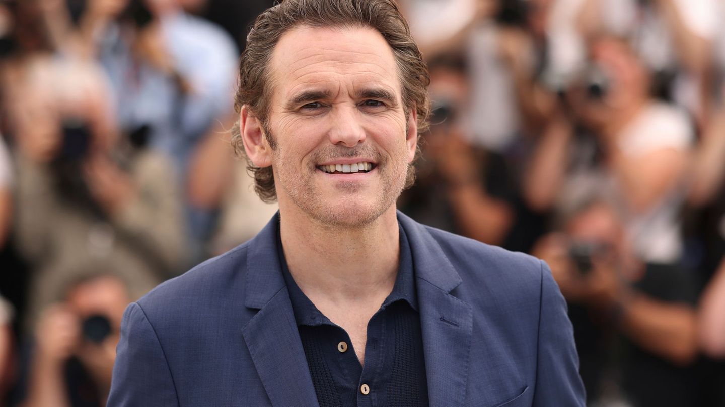 Matt Dillon reagiert überrascht auf Komplimente zu seinem Äußeren. (Archivbild) Foto: Vianney Le Caer/Invision/AP/dpa