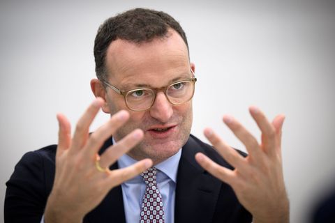 Spahn stößt Debatte über Vermögensverteilung an. (Archivbild) Foto: Bernd von Jutrczenka/dpa