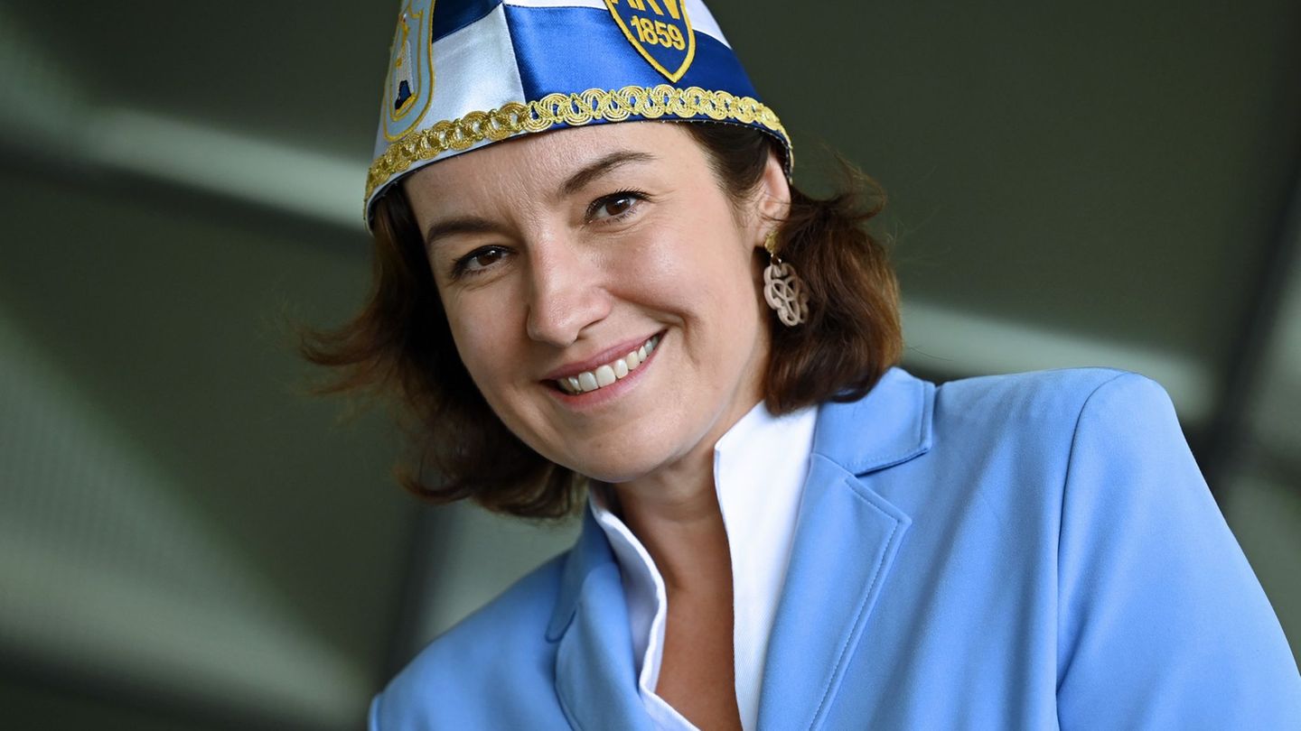 Dorothee Bär (CSU) ist erst die 9. Frau, die den Orden erhält. Foto: Helena Dolderer/dpa