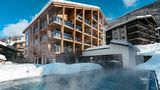 Außenansicht des Hotels Ginabelle im Winter