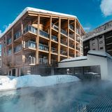 Außenansicht des Hotels Ginabelle im Winter