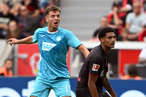 Fisnik Asllani (l) kehrt mit Hoffenheim in seine Heimatstadt Berlin und zu seinem Jugendverein zurück. Foto: Federico Gambarini/